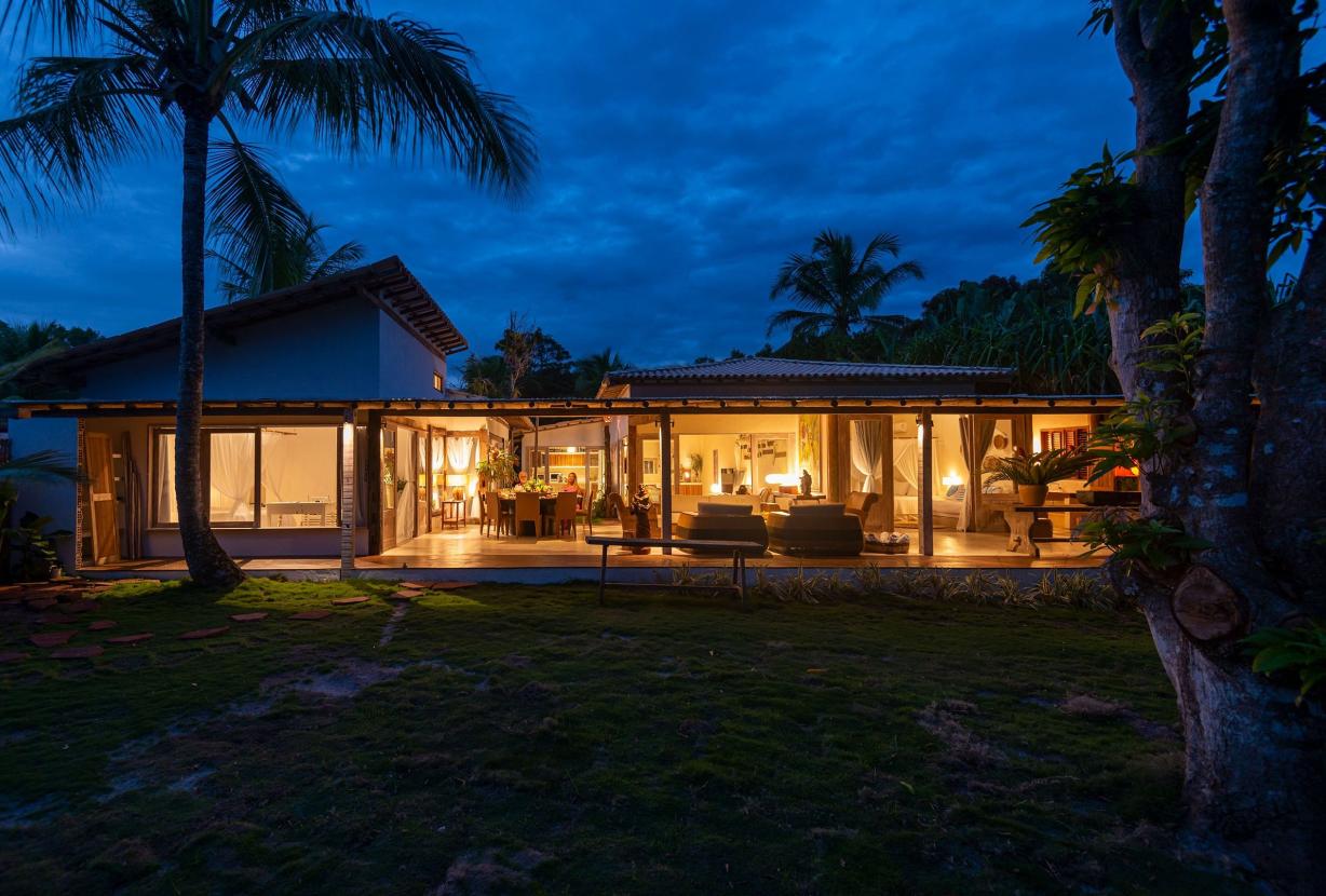 Bah237 - House integrated with Praia do Espelho landscape