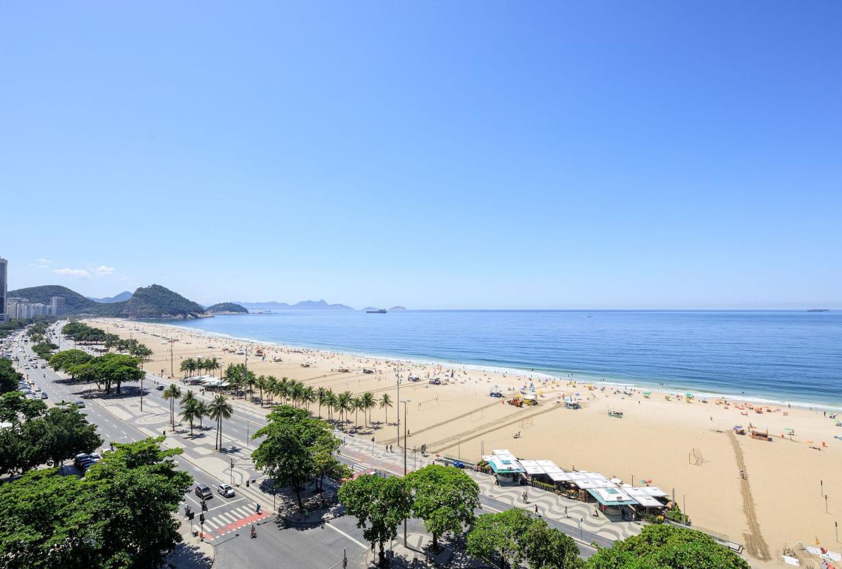 Rio130 - Remarkable 3 bedroom apartment in Copacabana