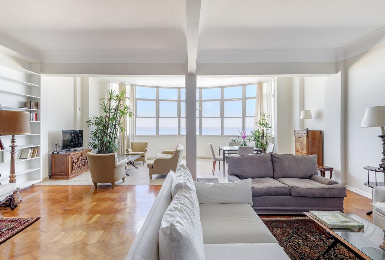 Rio130 - Remarkable 3 bedroom apartment in Copacabana