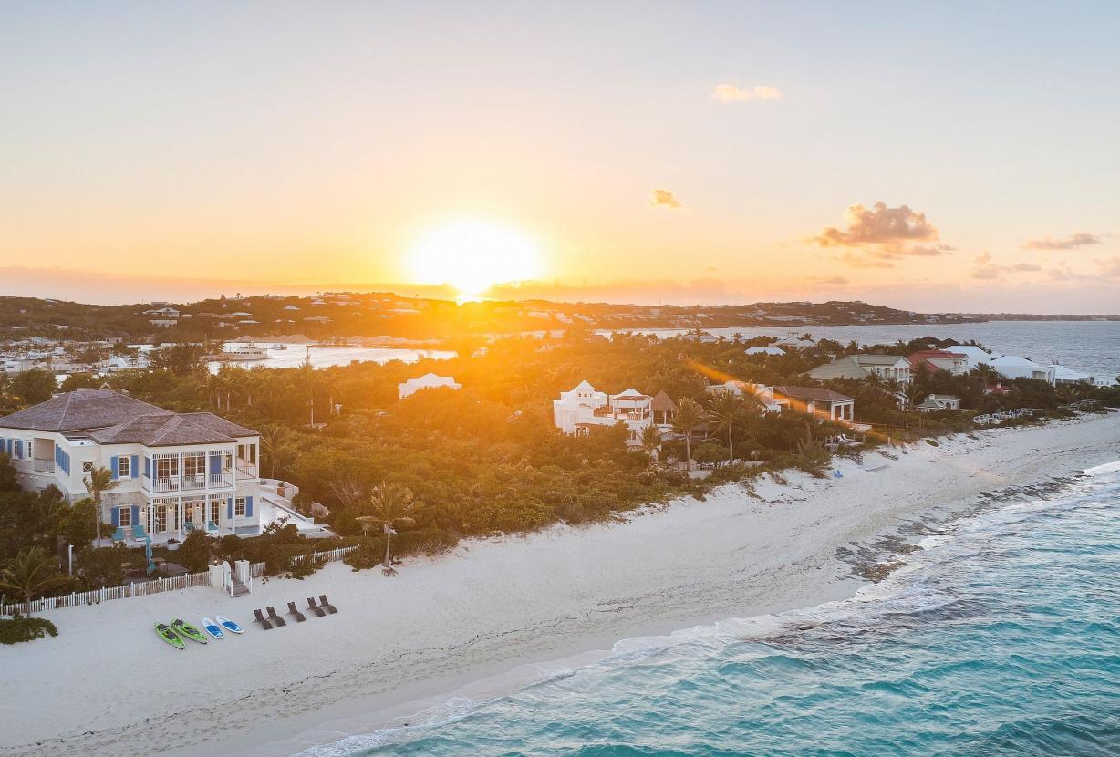Tci001 – Elegant beachfront villa in Turtle Cove