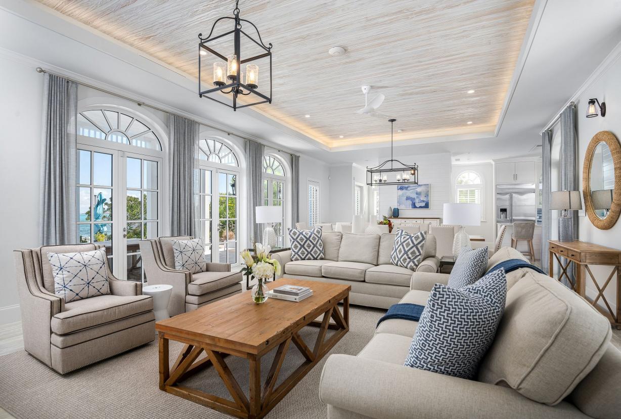 Tci001 – Elegant beachfront villa in Turtle Cove