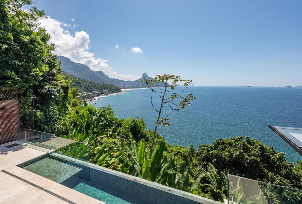 Rio501 - Lujosa mansión con vista al mar en Joá