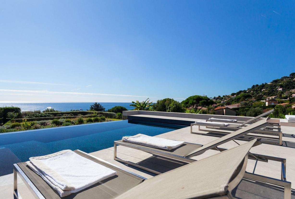 Azu039 - Villa à beira-mar no Golfo de Juan, Cannes