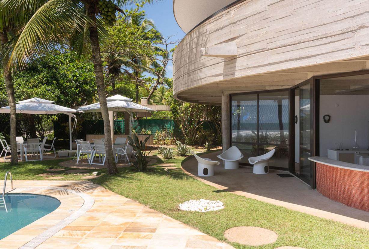 Gua001 - Beautiful villa on the sand in Guarujá