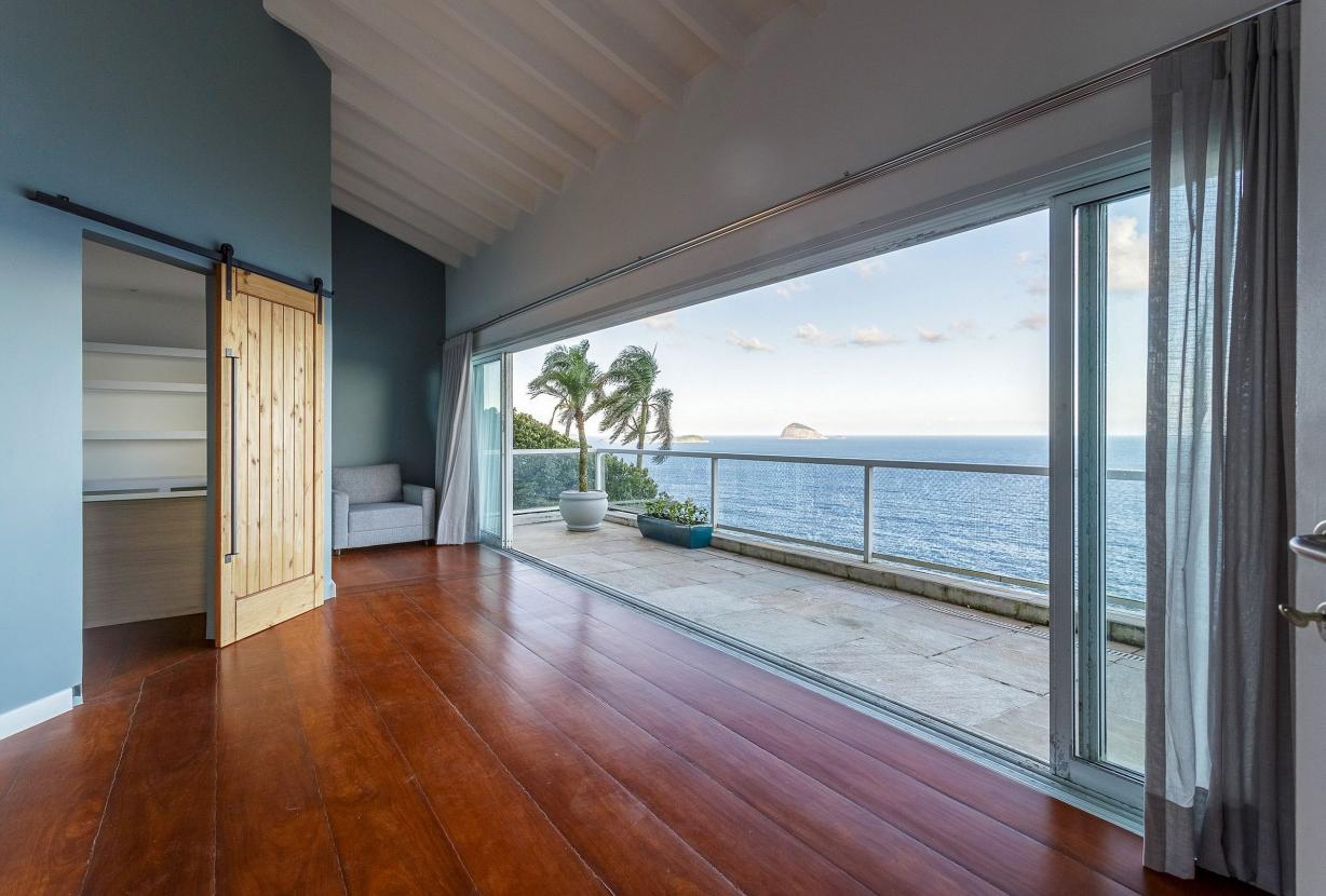 Rio106 - Mansion with incredible ocean views in São Conrado