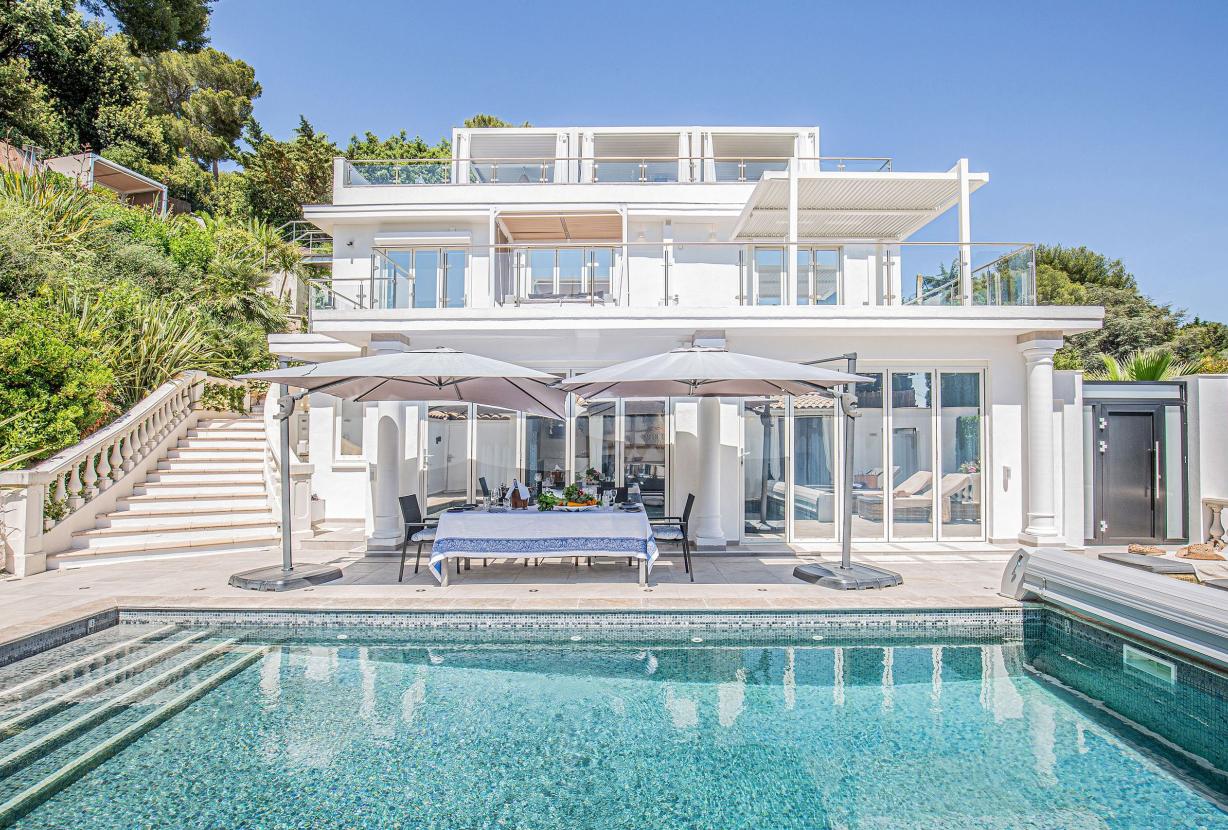 Azu050 - Belle villa avec vue mer au Cap d'Antibes