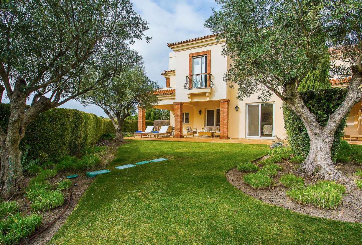Alg025 - Amplia villa con vistas a la mejor ubicación de golf del Algarve