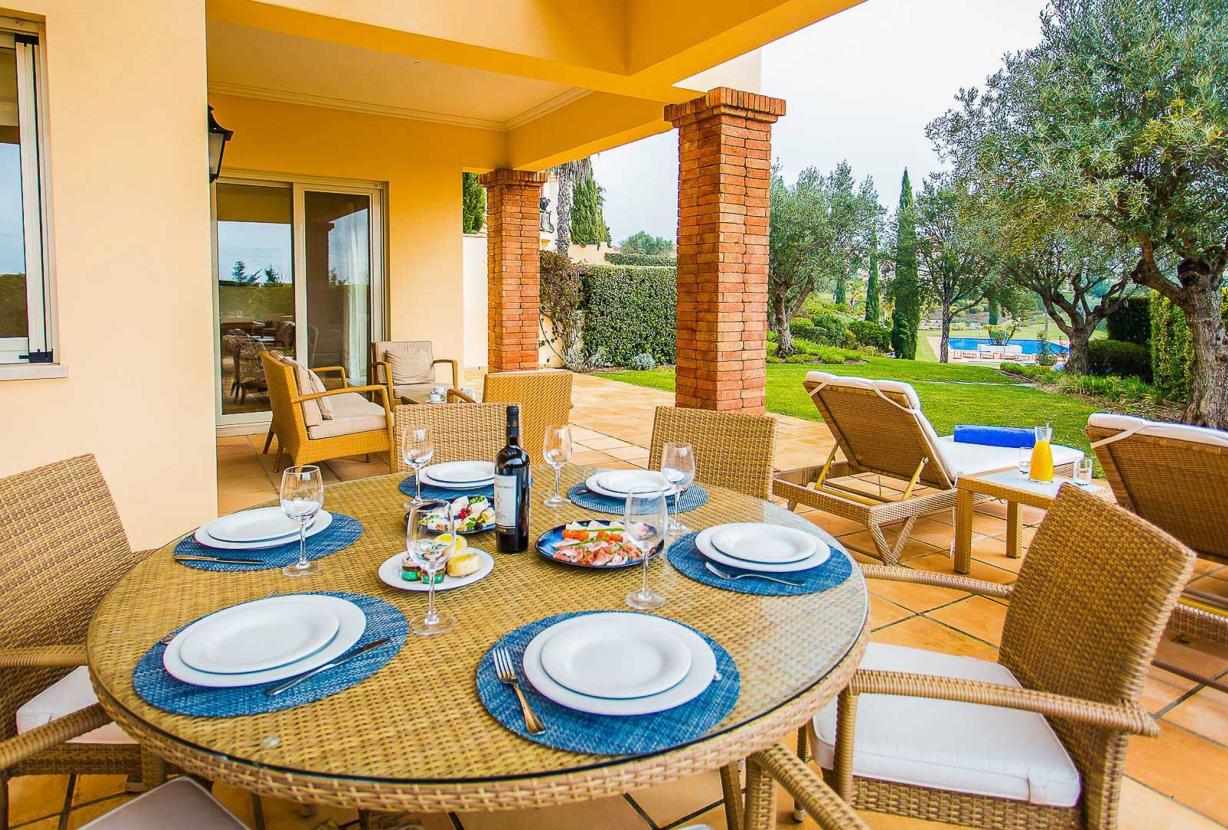 Alg025 - Espaçosa moradia com vista para a melhor localização de golfe do Algarve