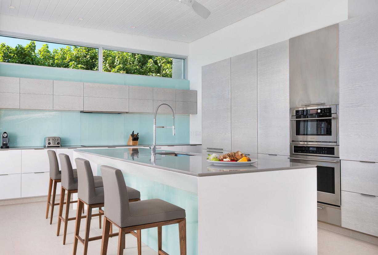 Tci024 – Luxurious beachfront villa in Turks and Caicos