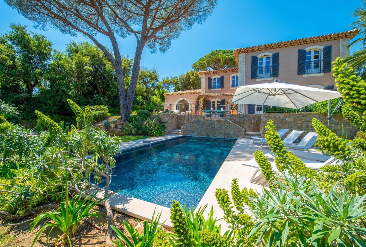 Azu024 - Espectacular villa con piscina en la Riviera francesa