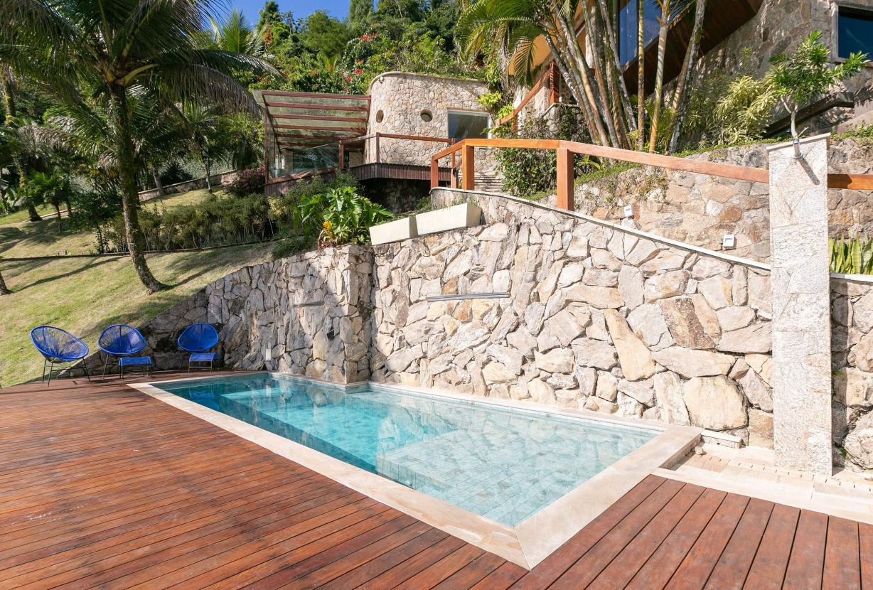 Ang056 - Magnificent house on the sand with private beach
