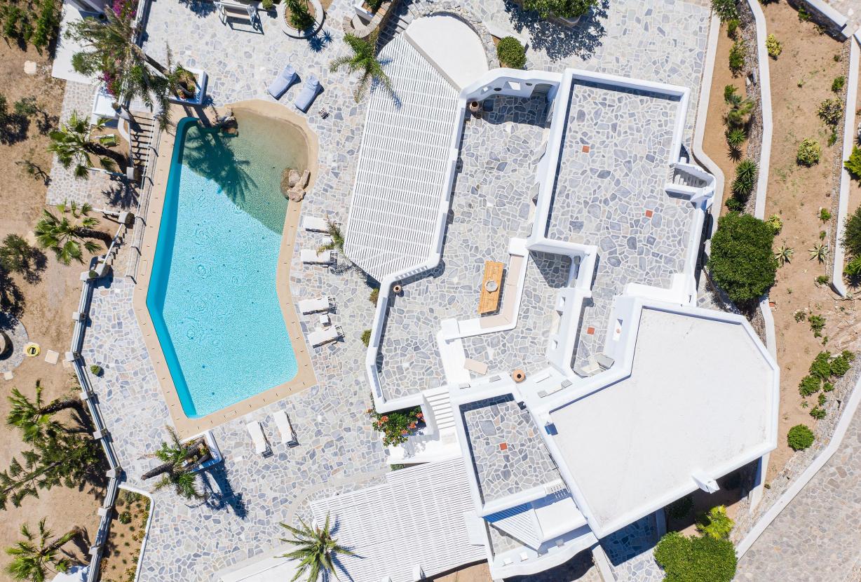Cyc002 - Una villa moderna en Kounoupas, Mykonos.
