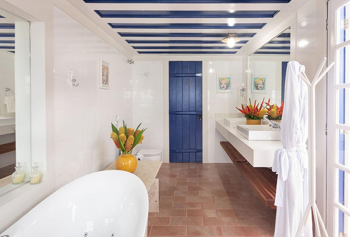 Pty011 - Maravilhosa propriedade com 2 casas à beira-mar em Paraty