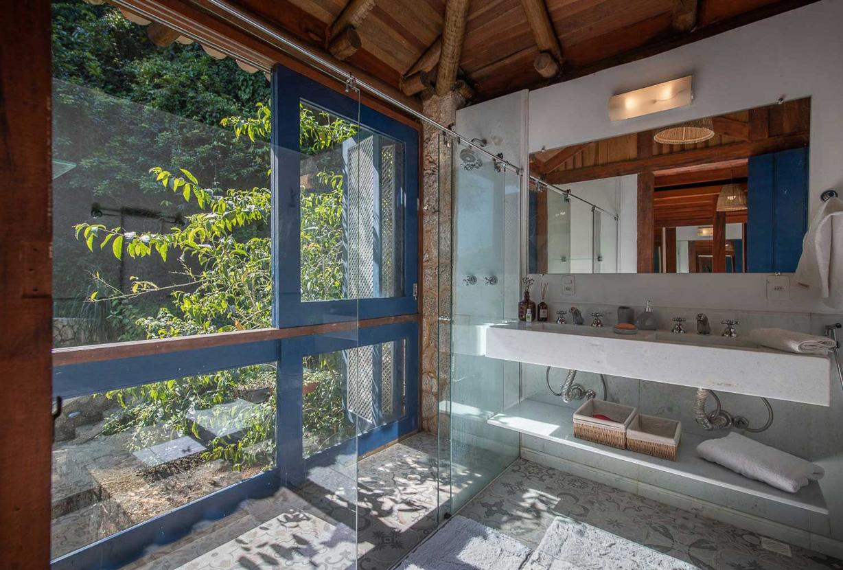Pty014 - Exuberante loft privativo à beira-mar em Paraty