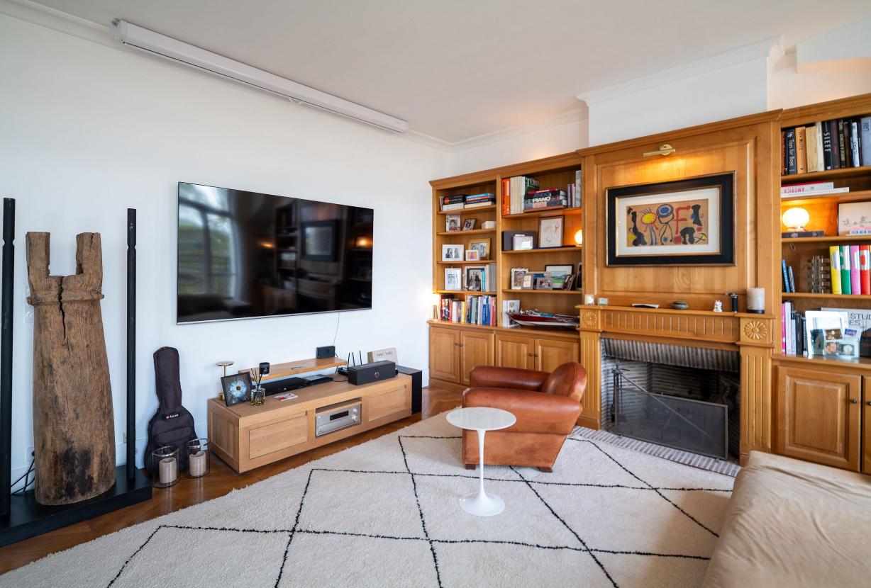 Par001 – Exceptional Paris Apartment