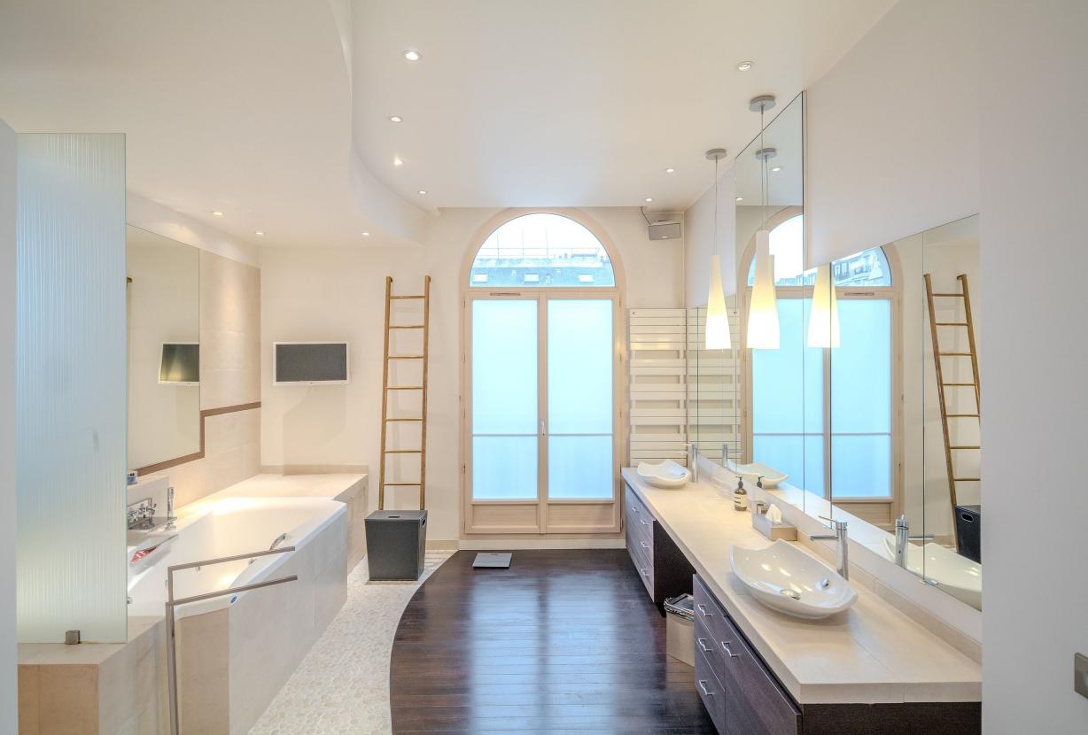 Par013 - 4 bedroom apartment on Champs de Mars