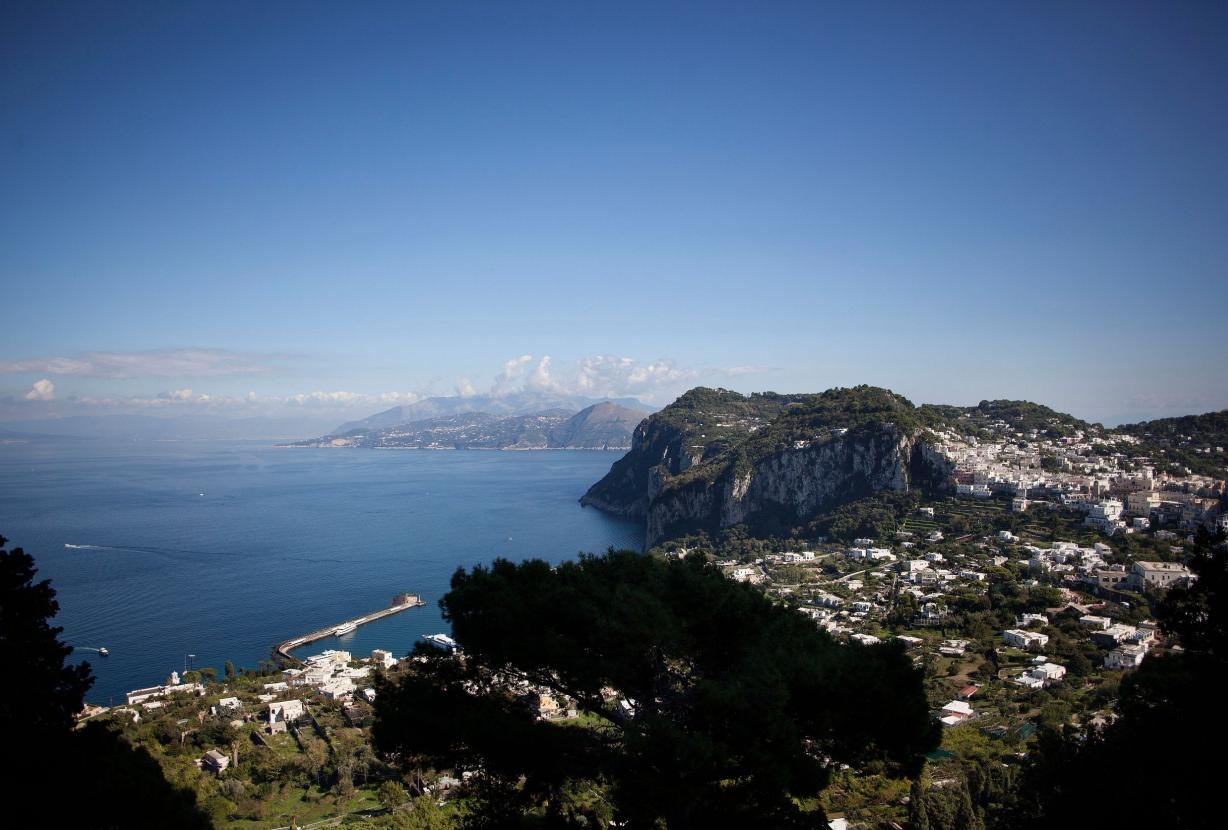 Cam018 - Una Villa con Vistas Impresionantes en Capri