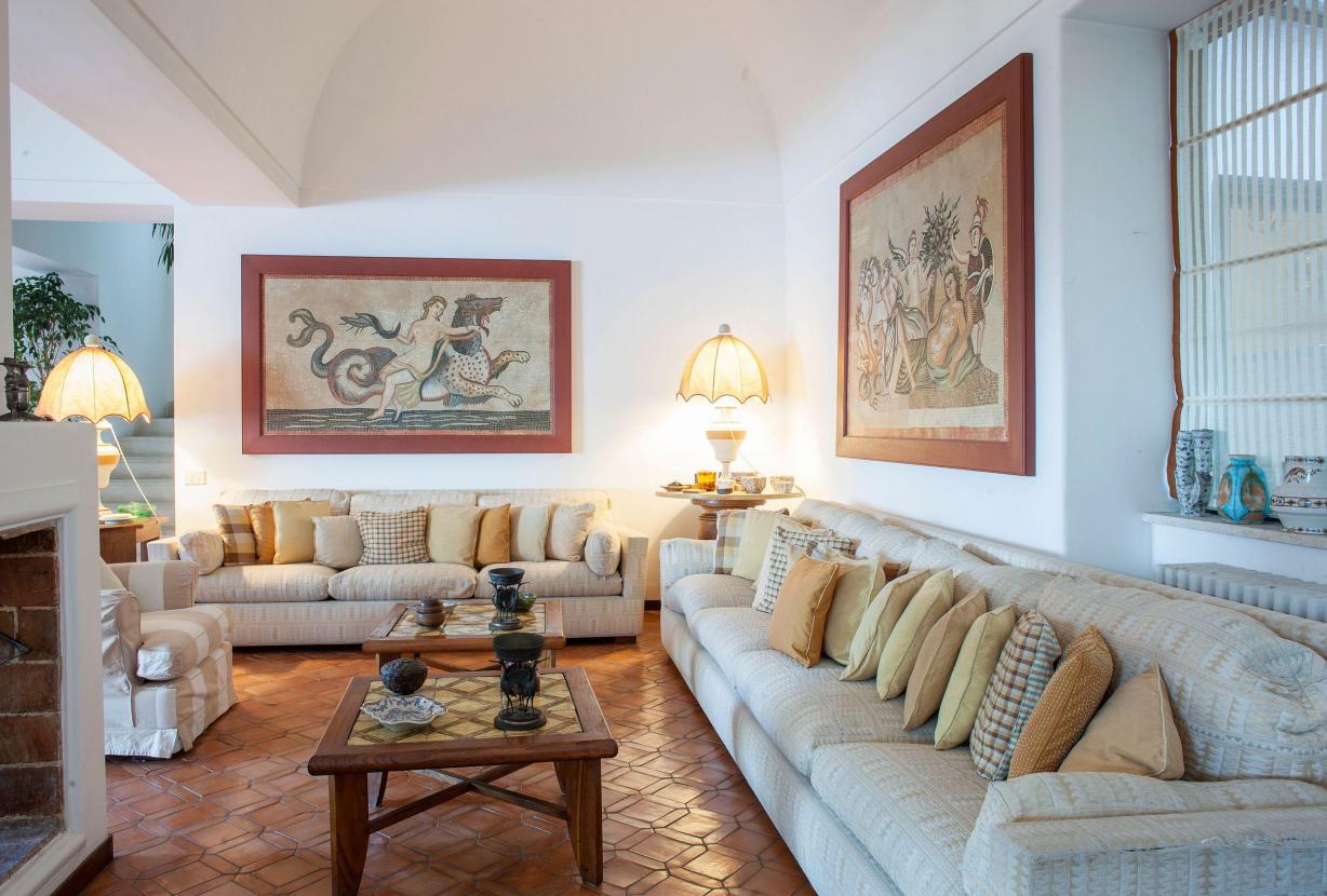 Cam018 - A Villa with stunning views on Capri