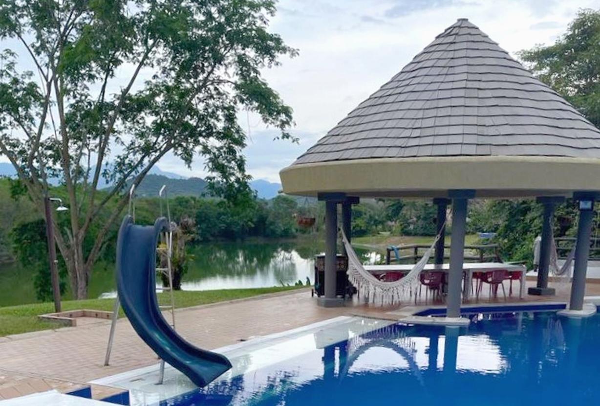 Anp062 - Casa com vista para o lago em Mesa de Yeguas