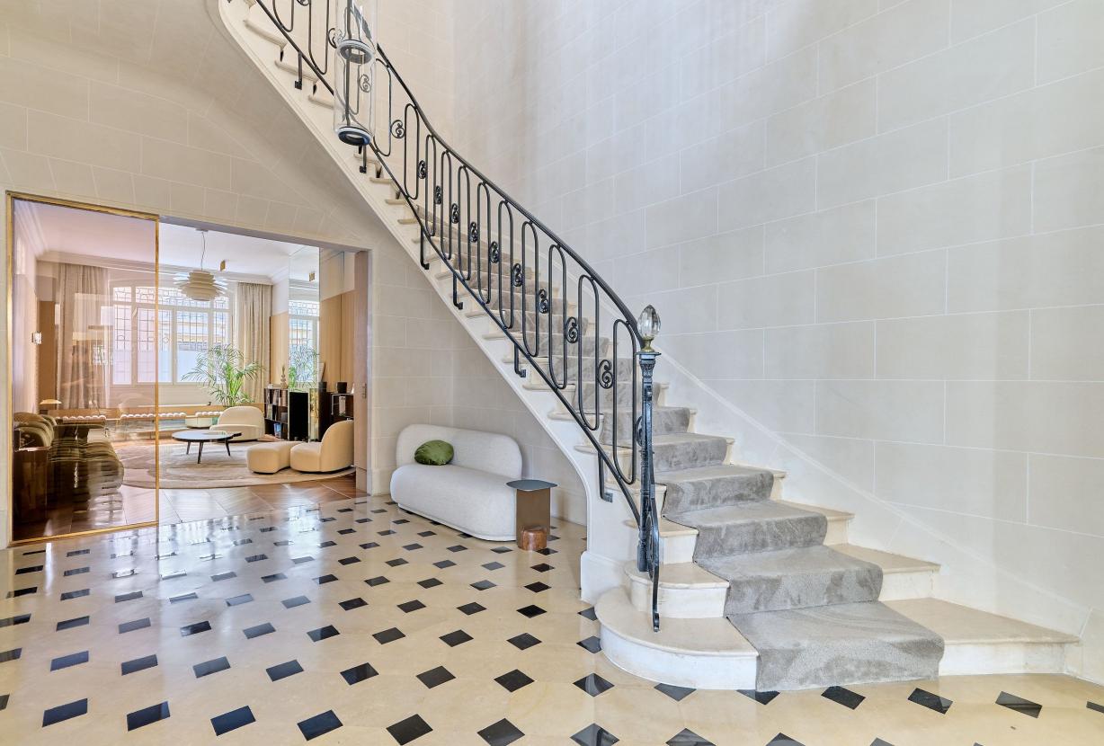 Par038 - Luxury duplex apartment in Paris 16