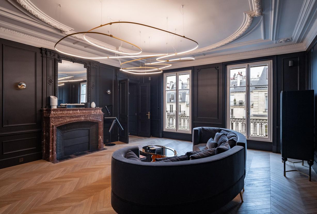 Par047 - Luxurious Duplex on Avenue George V