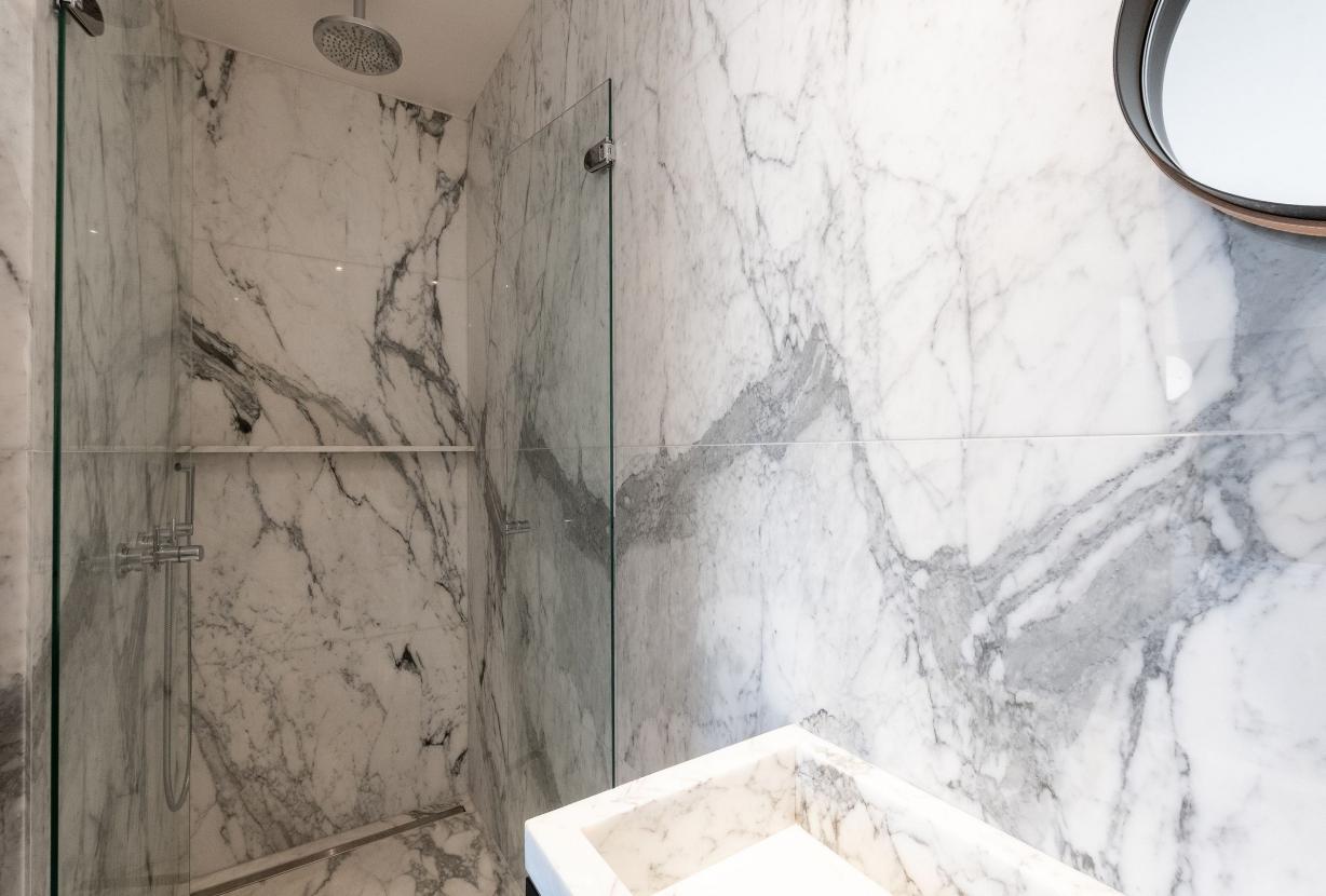 Par047 - Luxurious Duplex on Avenue George V
