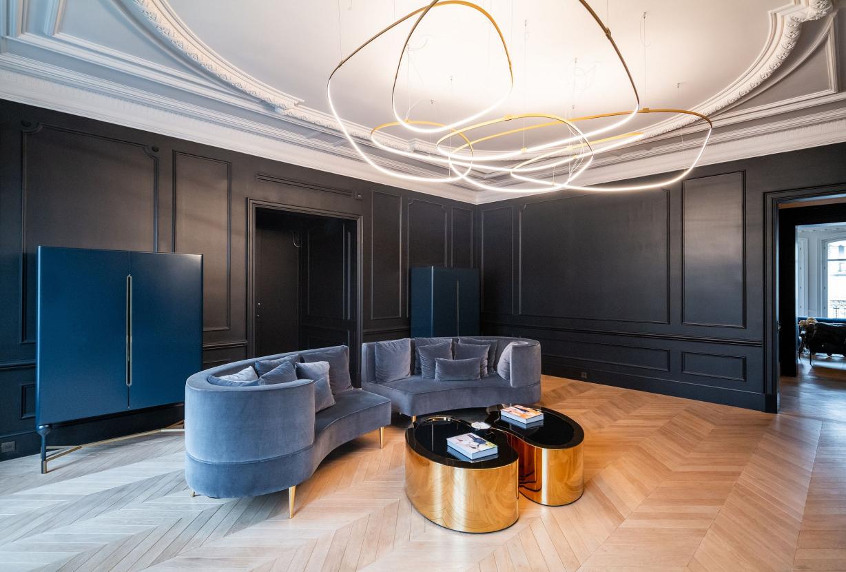 Par047 - Luxurious Duplex on Avenue George V