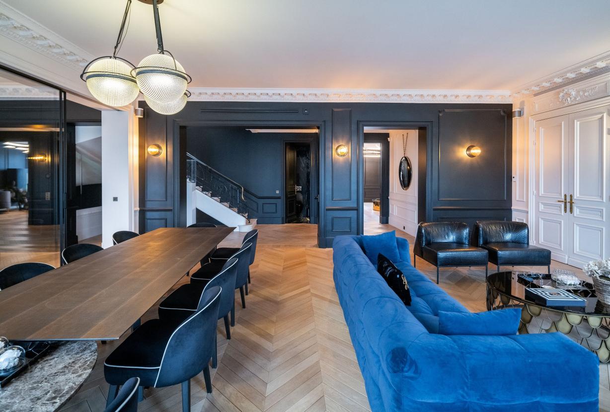 Par047 - Luxurious Duplex on Avenue George V