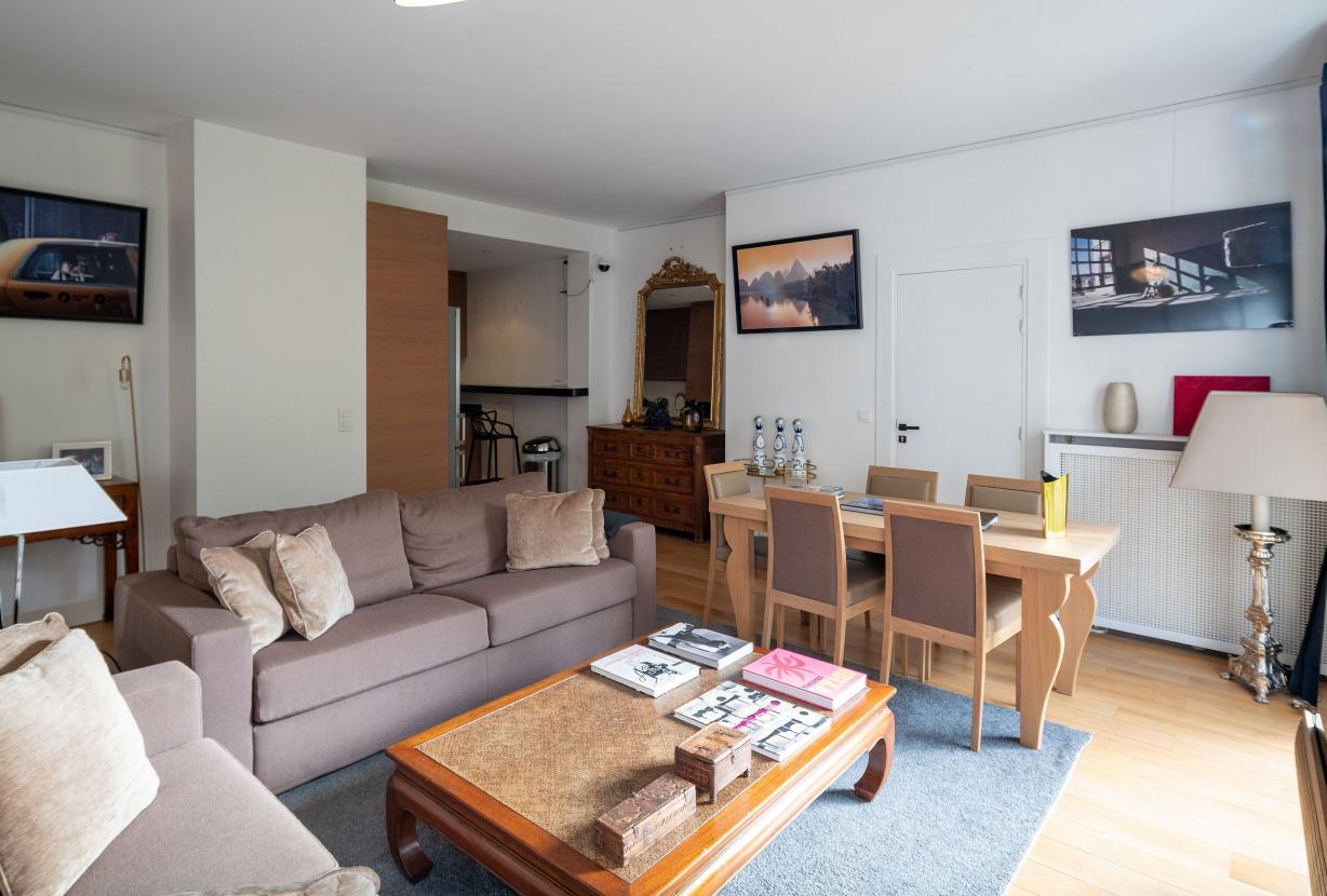 Par113 - Confortável apartamento de 2 quartos na Avenida Montaigne.