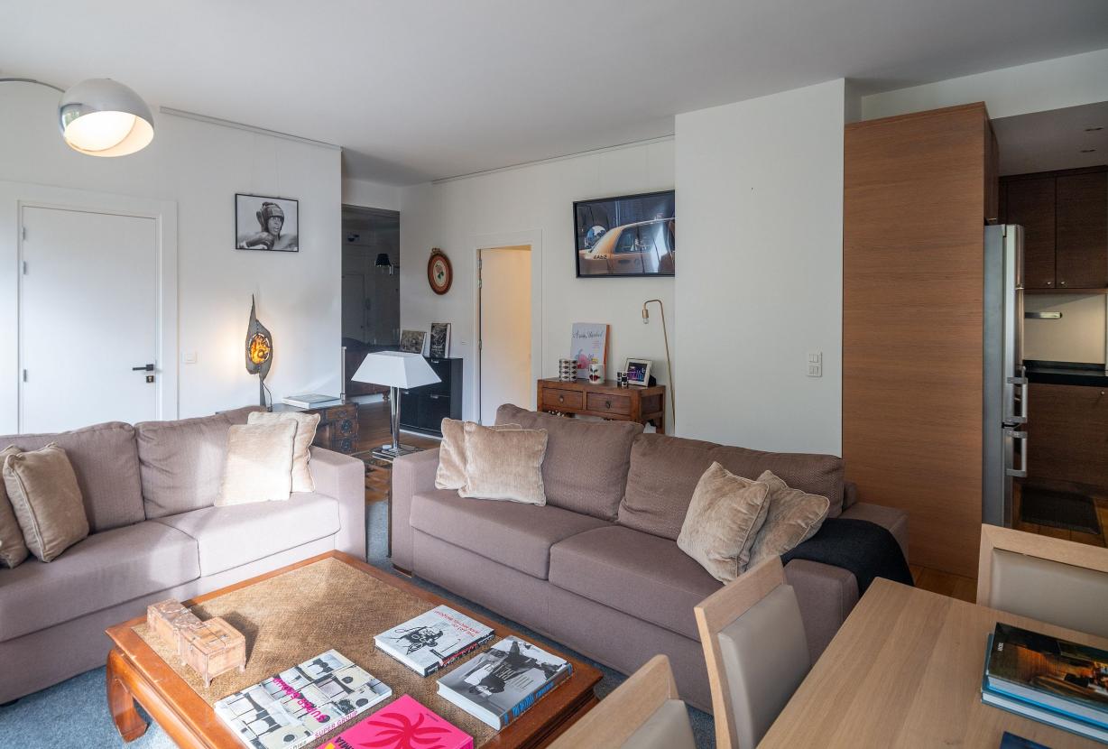 Par113 - Comfortable 2 bedroom apartment Avenue Montaigne