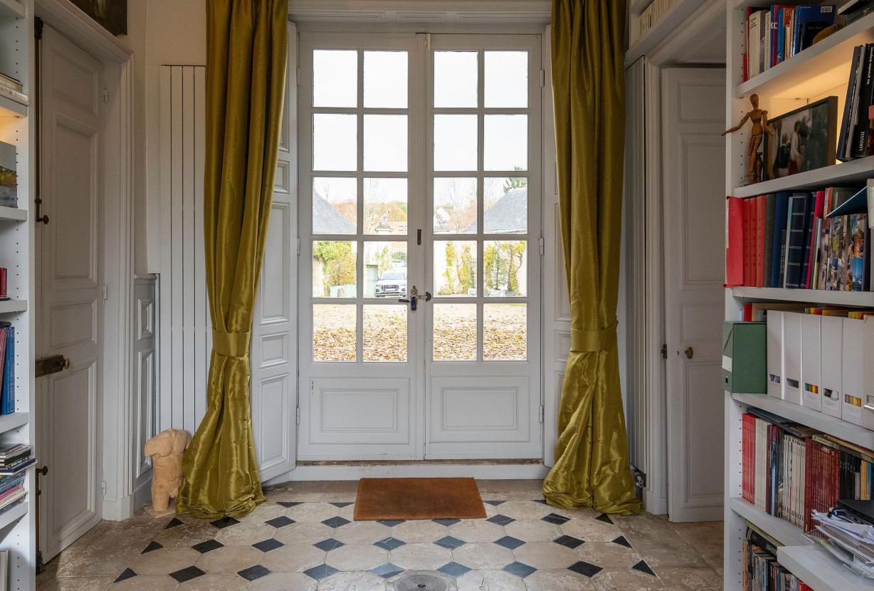 Idf173 - Appartement prestigieux de 3 chambres dans un manoir historique à Noisy-le-Roi.