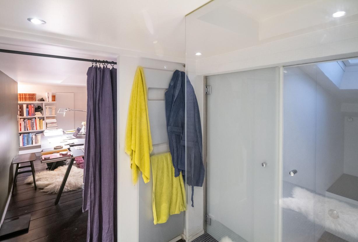 Par087 - Incroyable penthouse parisien avec toit-terrasse