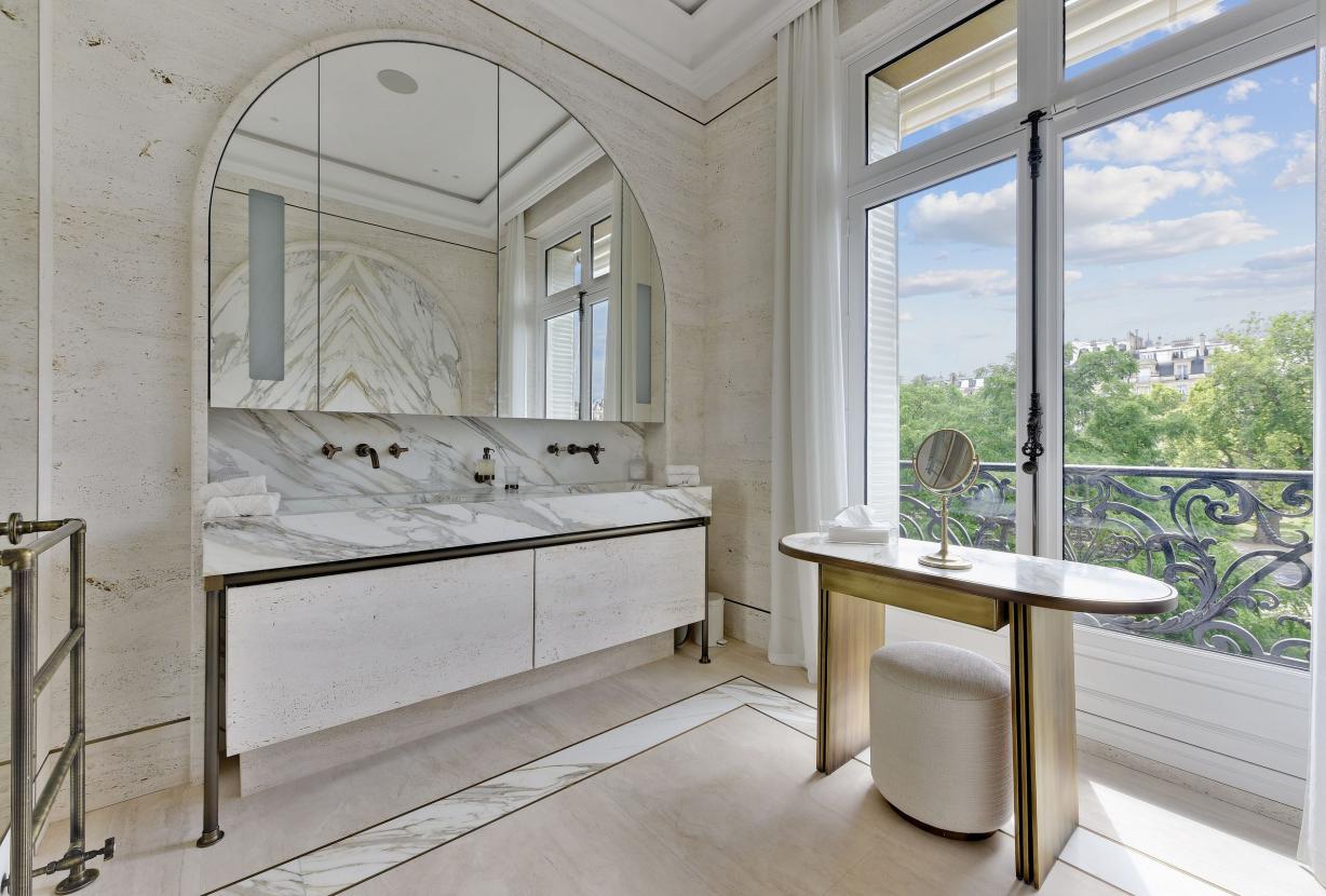 Par010 - Stunning 5 bedroom apartment on Foch
