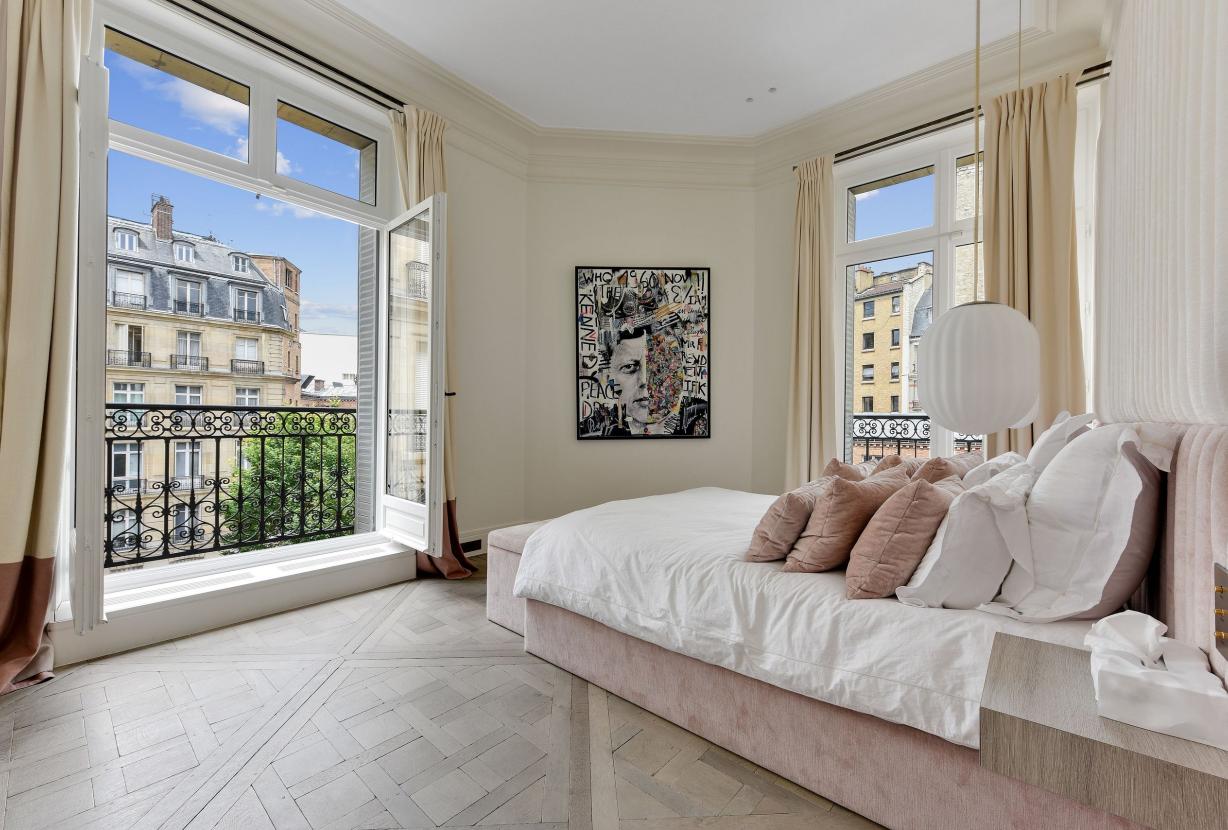 Par010 - Stunning 5 bedroom apartment on Foch