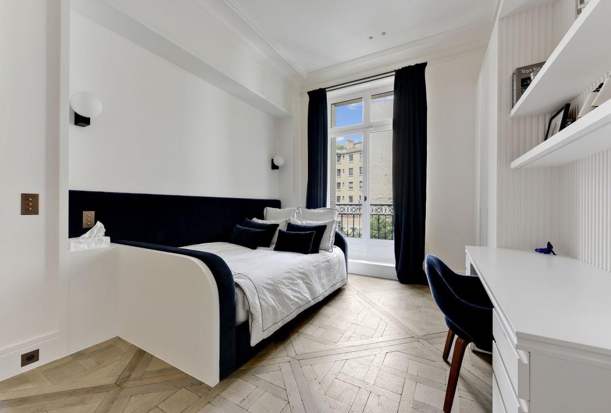 Par010 - Stunning 5 bedroom apartment on Foch