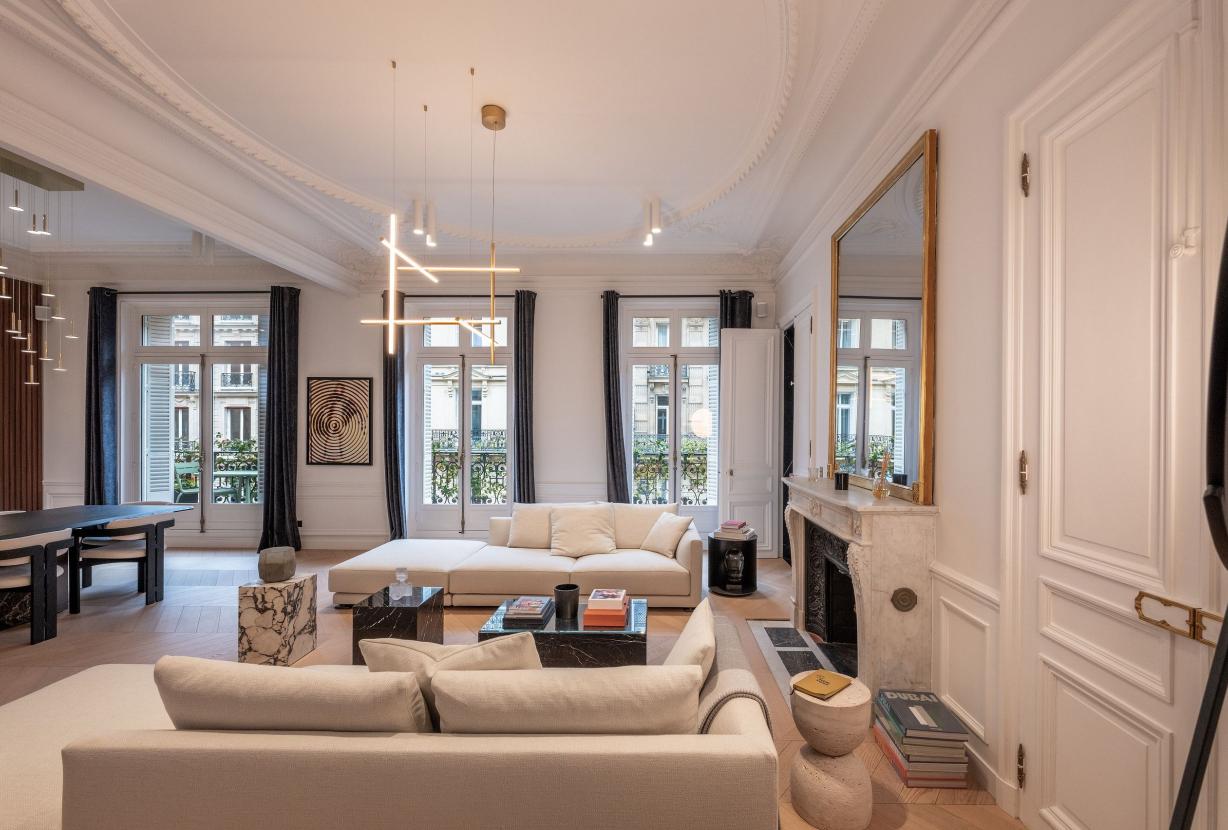 Par073 - Luxury apartment in Palais Royal