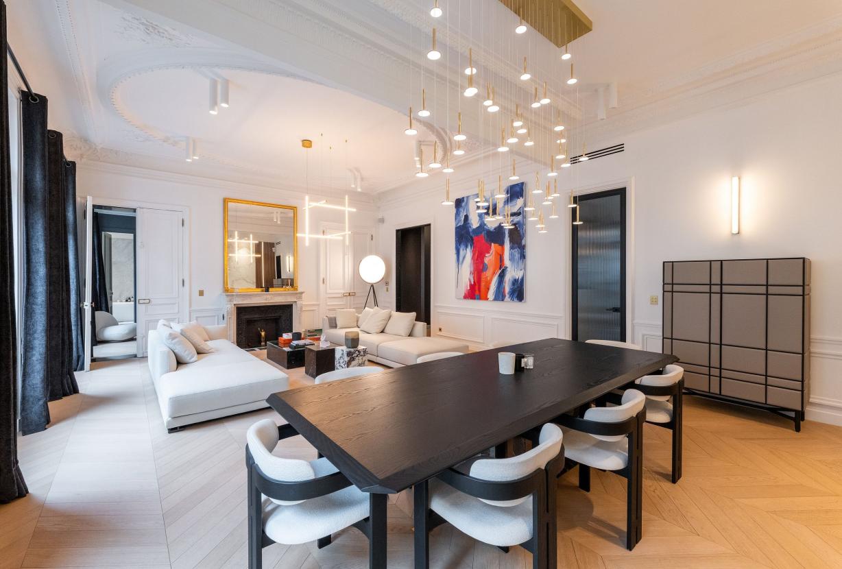 Par073 - Luxury apartment in Palais Royal