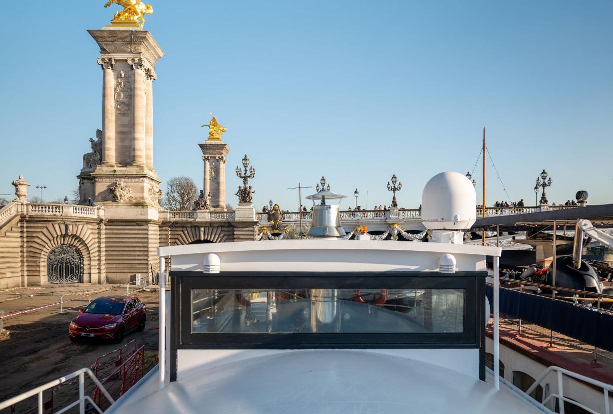 Par054 - Péniche de prestige à Paris