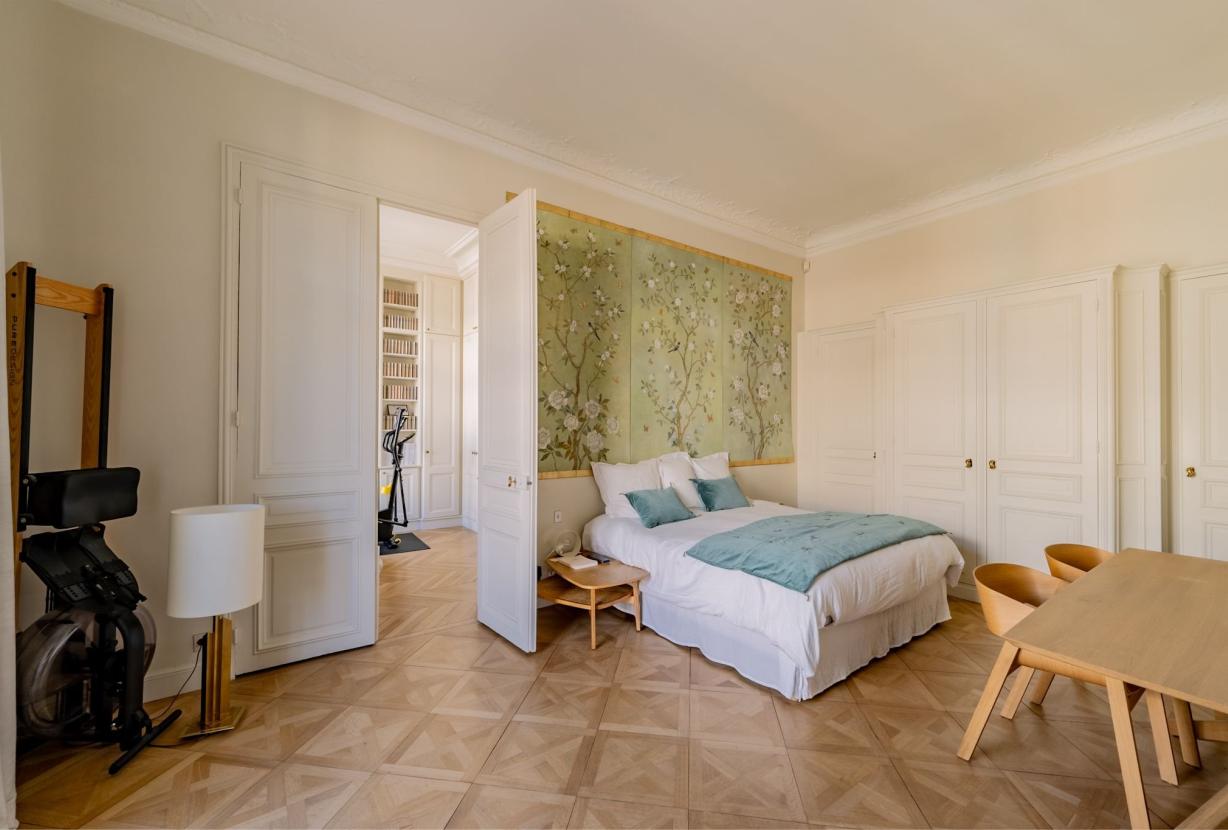 Par068 - Appartement spacieux près de la Madeleine