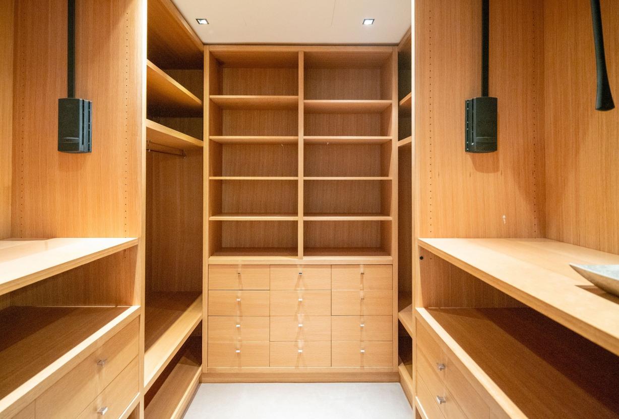 Par191 - Appartement de quatre chambres à Paris 8.