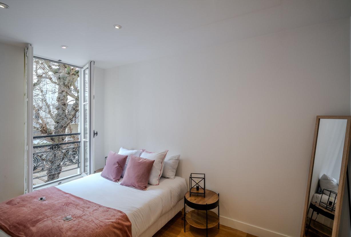 Par191 - Appartement de quatre chambres à Paris 8.