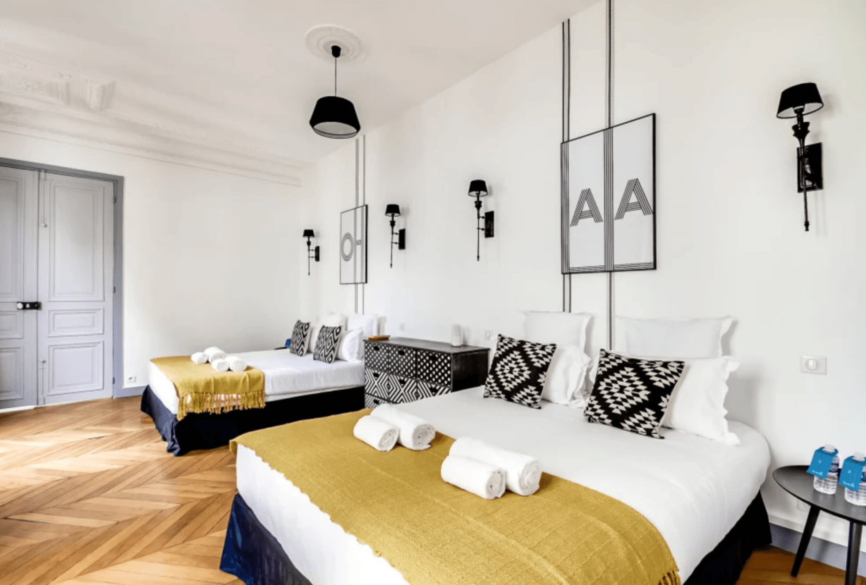 Par208 - Appartement 3 chambres à Paris 8