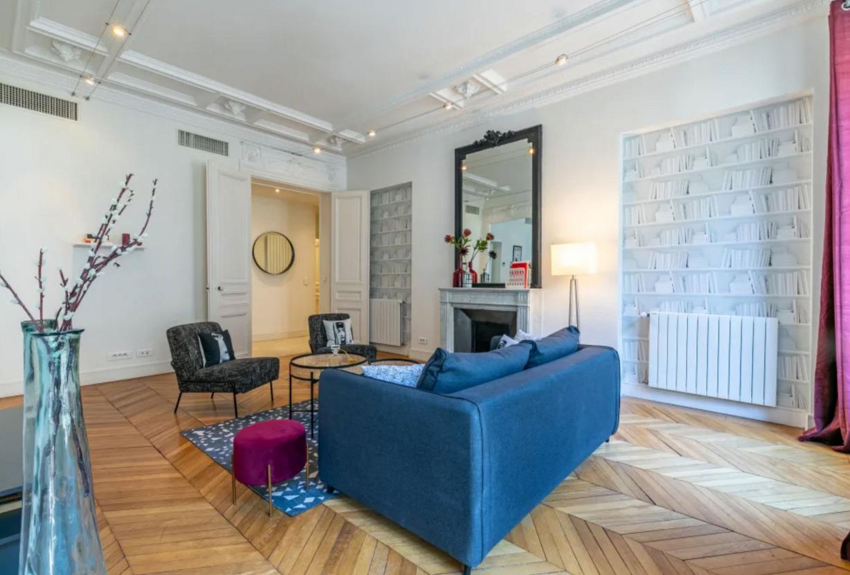 Par211 - 2-Suite Apartment in Paris 8