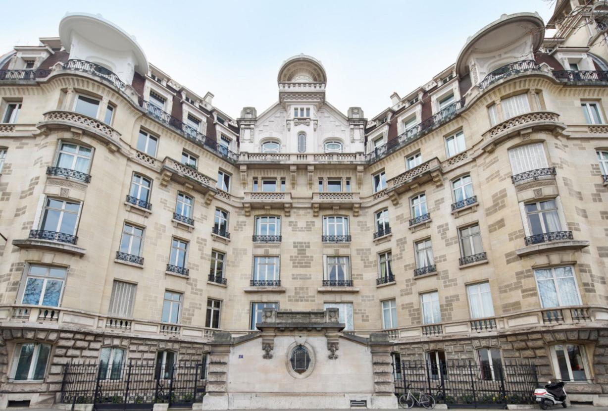 Par139 - Appartement sur le Quai Anatole France