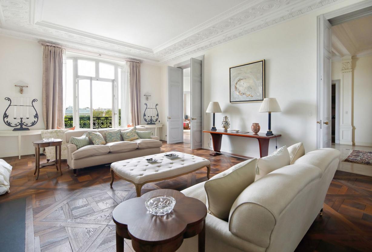 Par139 - Appartement sur le Quai Anatole France