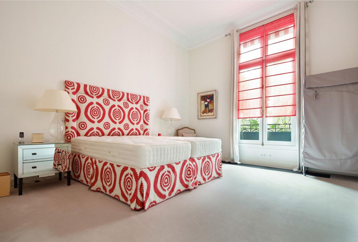 Par139 - Appartement sur le Quai Anatole France