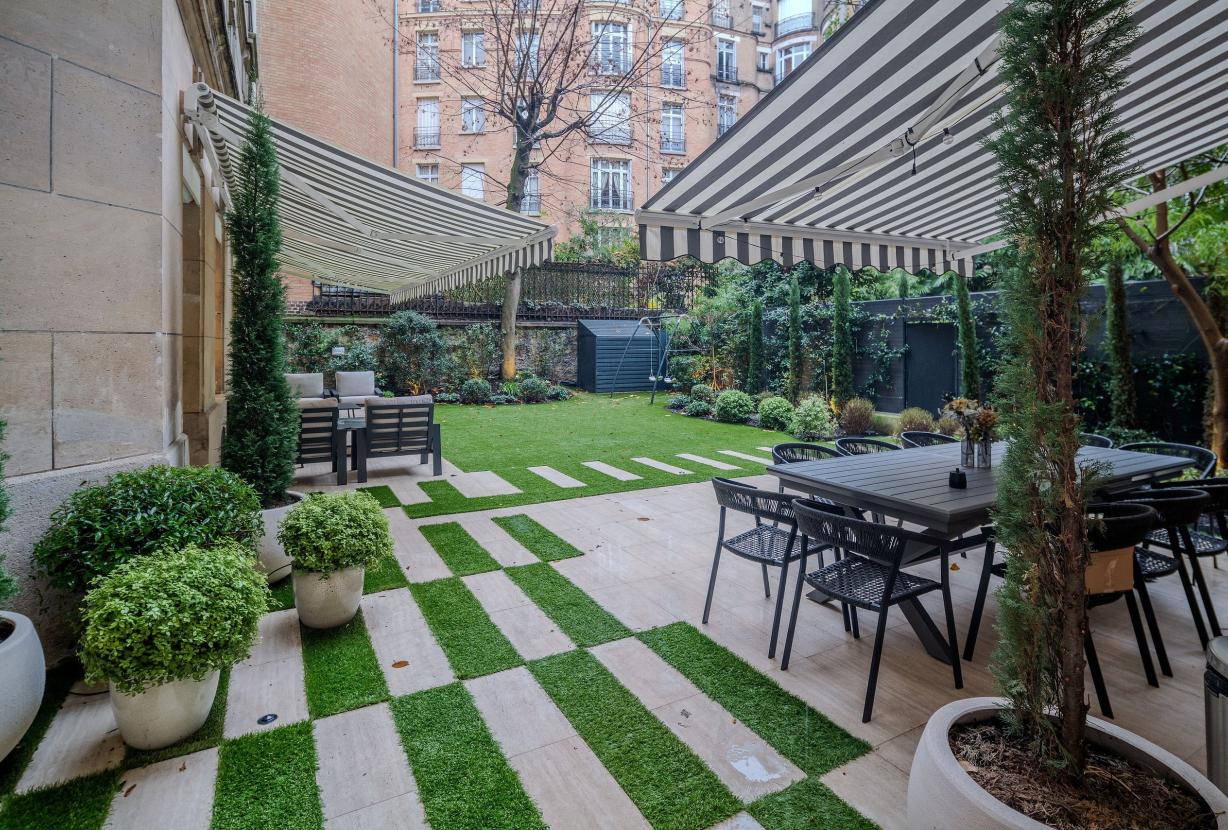 Par120 - Apartment with large garden in Paris 16