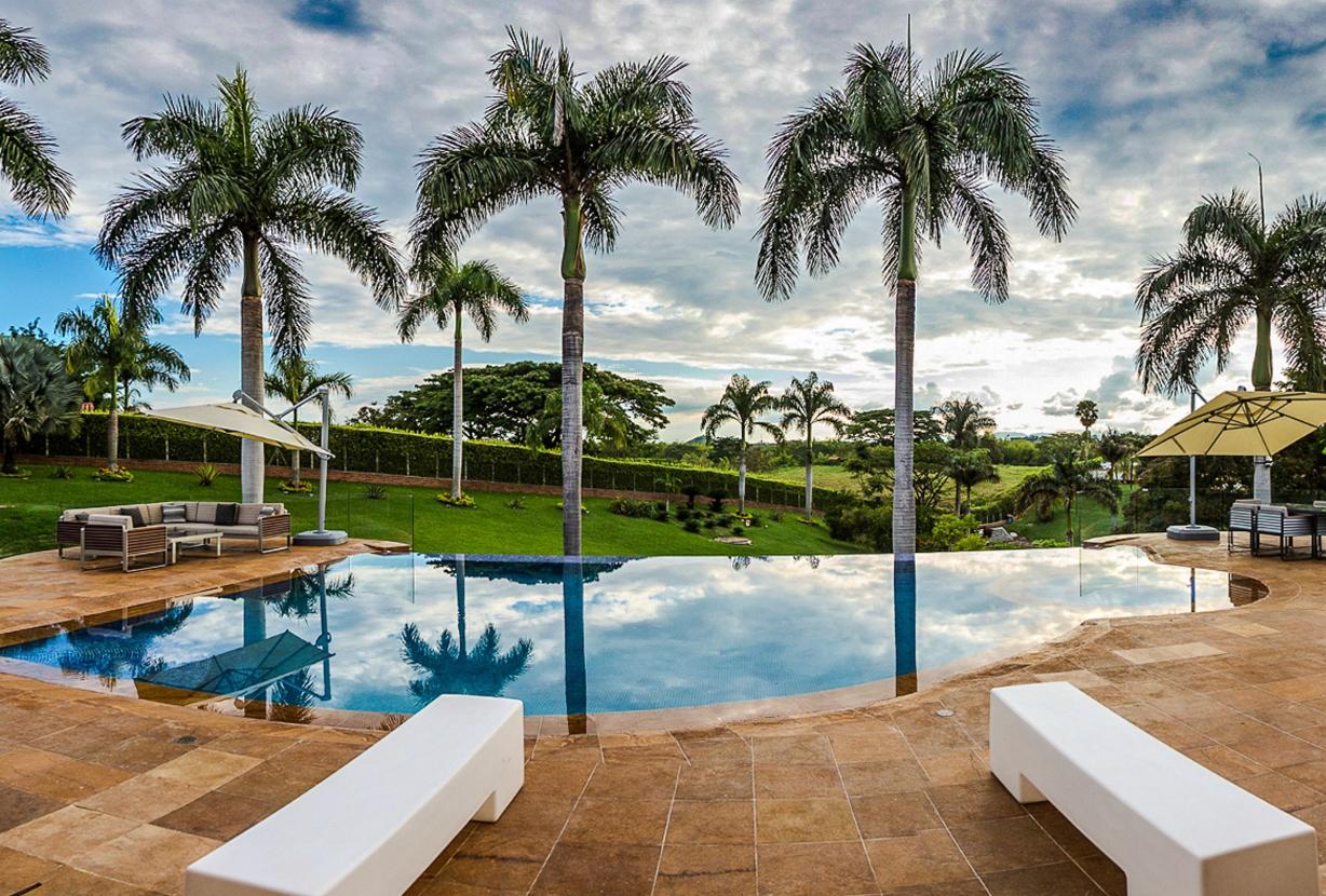 Per002 - Maison de luxe avec piscine à Pereira