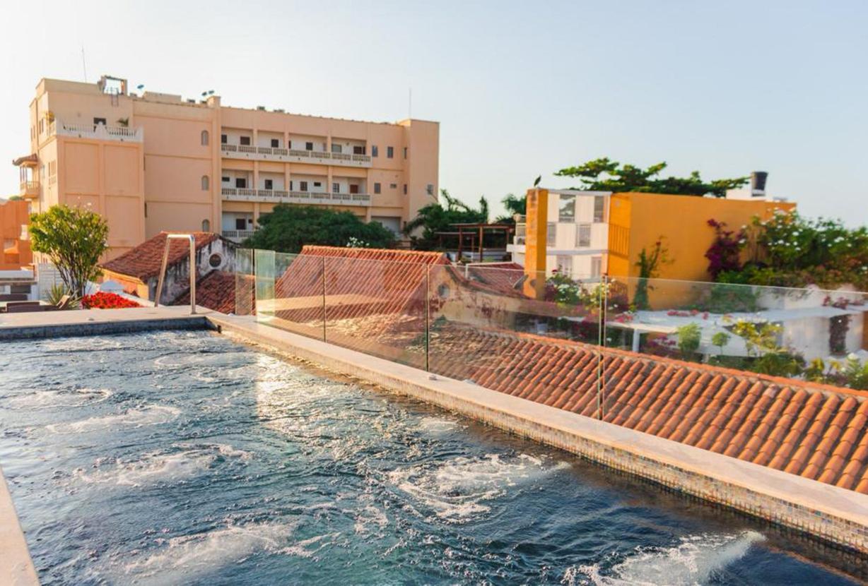 Car031 - Apartamento con piscina en la terraza, en Cartagena