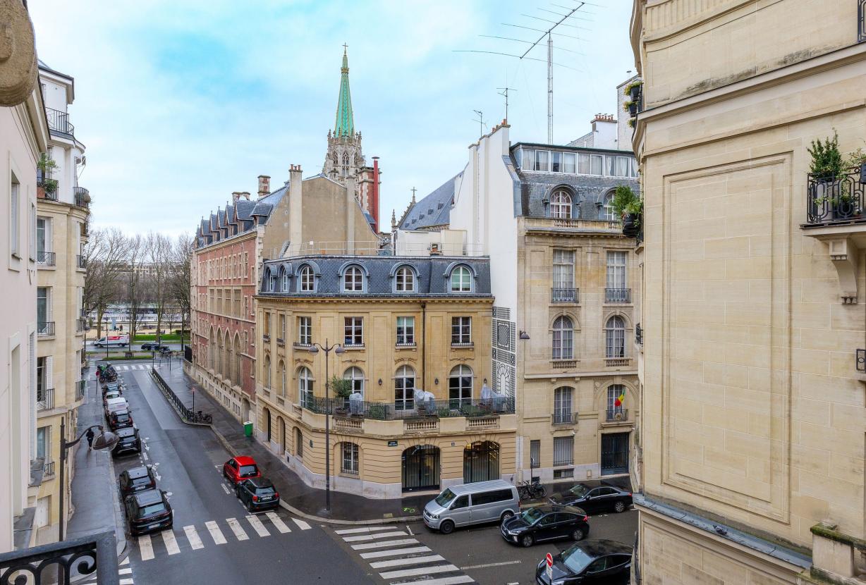 Par131 - Appartement de luxe de trois chambres